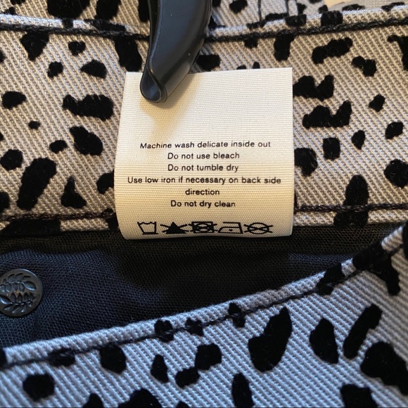 Rag Bone Hana Leopard Patterned Jeans. - Picture 7 of 8